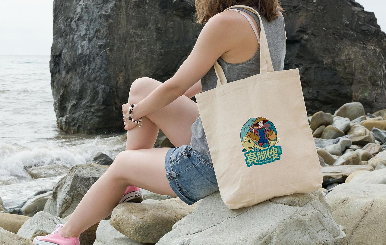 海南文创设计团队爆改18平码头海产小店