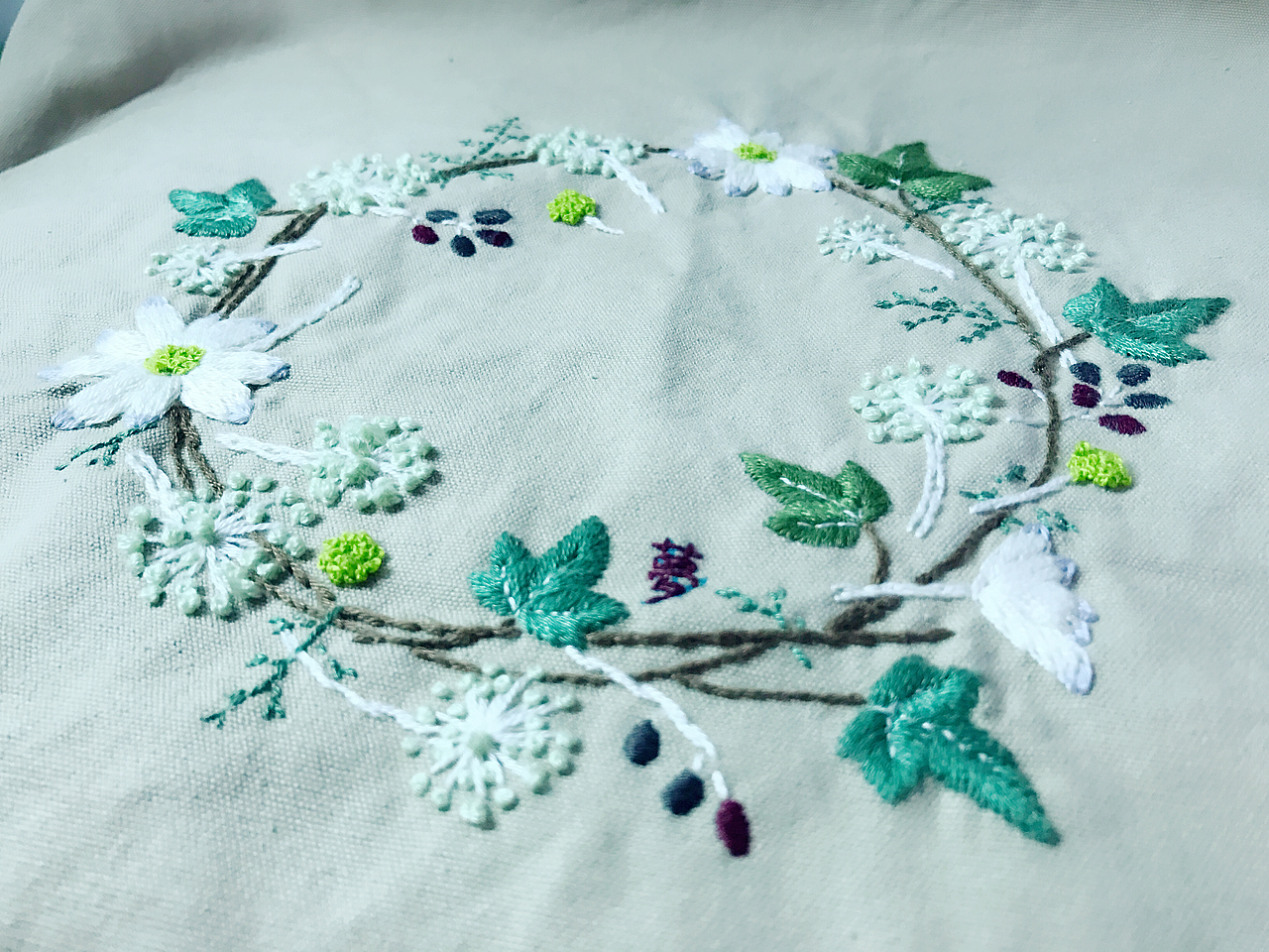 冬季花环之欧洲立体绣（图ZNjQyOTY3MTY=） - 其他手工艺 - 站酷设计师落红满径原创素材 - 站酷ZCOOL