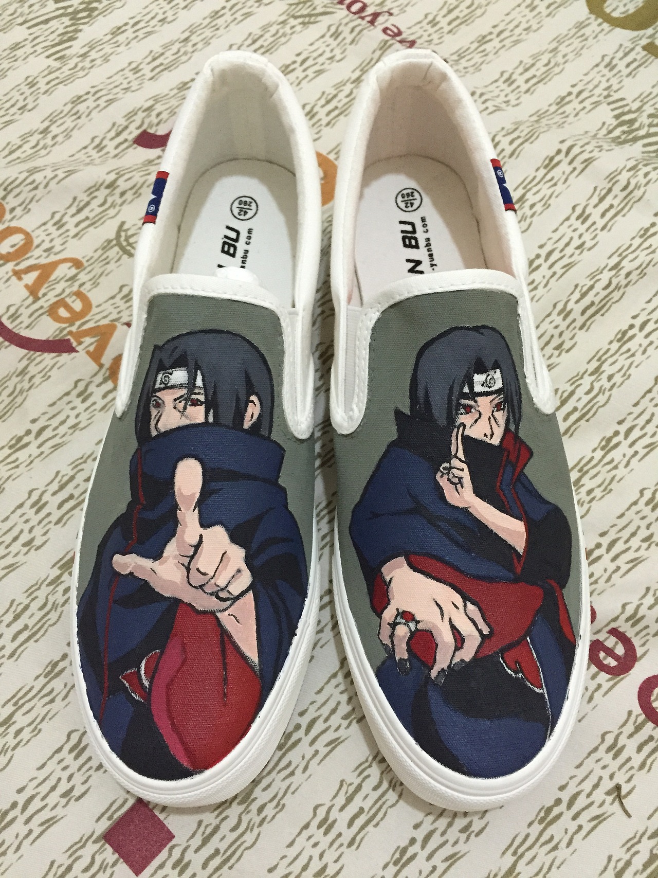 火影鼬手绘定制鞋创作过程