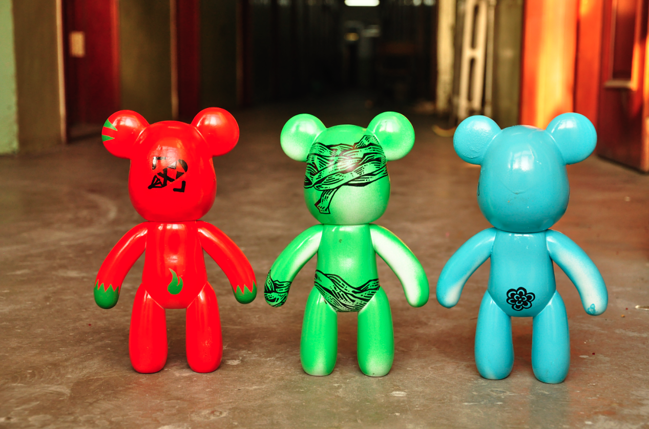 有熊出沒（圖ZMzQzMjE0OA==） - 創(chuàng)作習作 - 站酷設計師陳驍_洋蔥原創(chuàng)素材 - 站酷ZCOOL