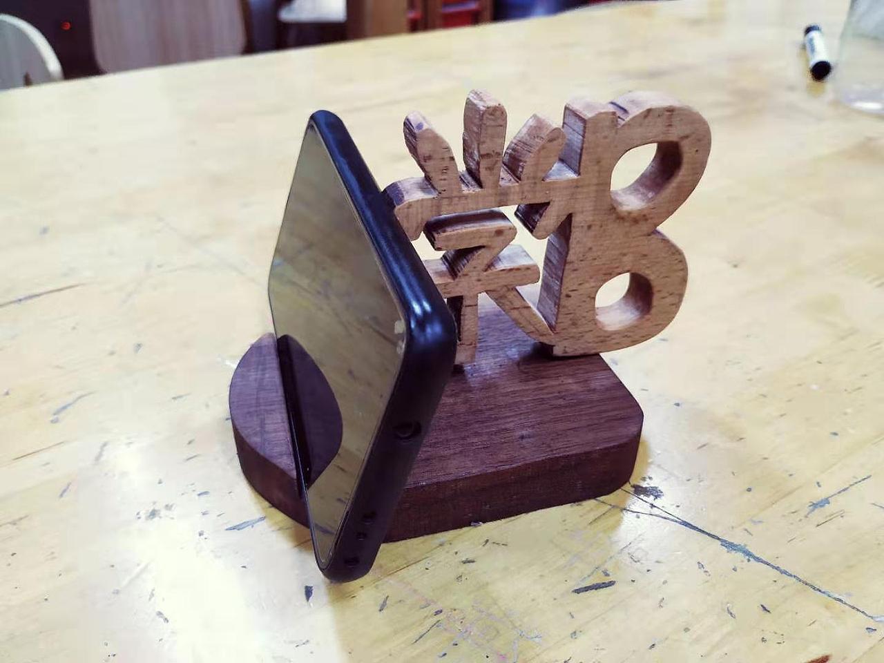 手机支架（图ZMTg0ODUyNTk2） - 工艺品设计 - 站酷设计师木本意原创素材 - 站酷ZCOOL