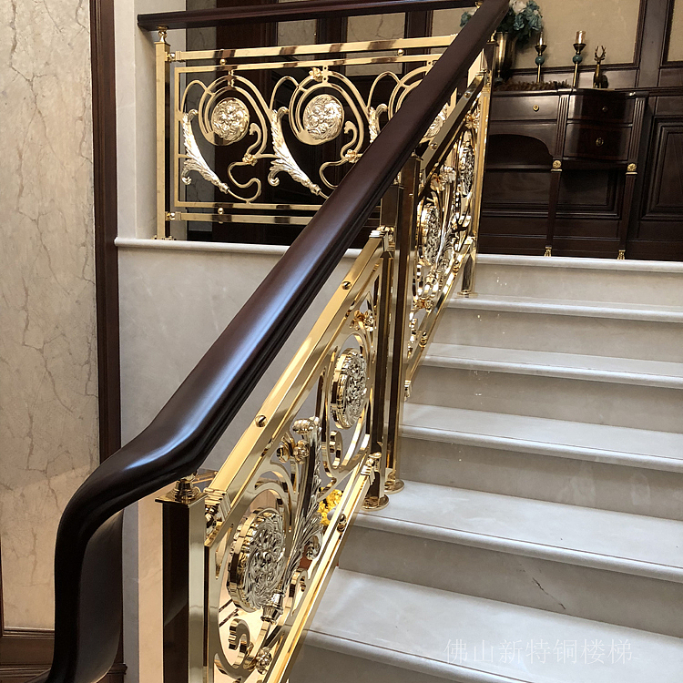 多种铜铝楼梯护栏 家用护栏状态