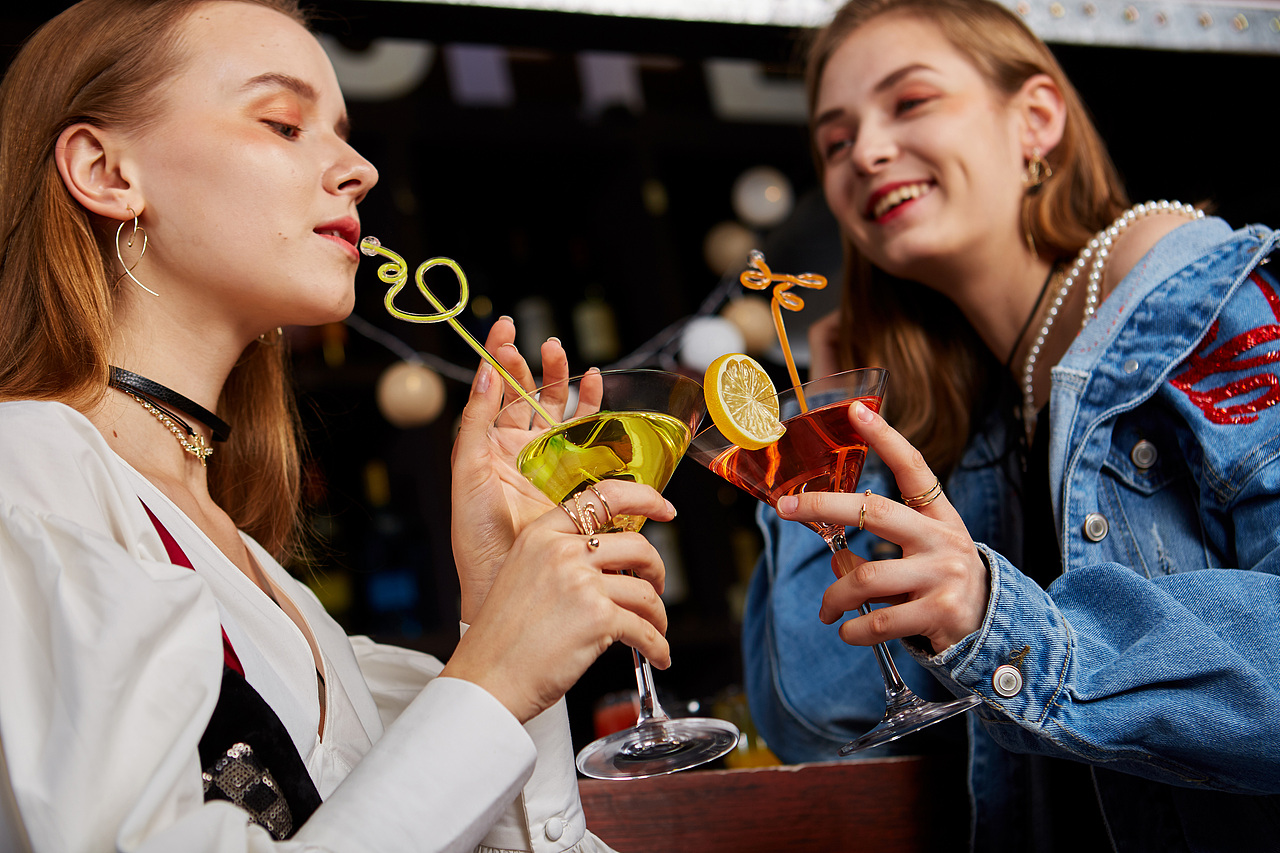 珠寶首飾外模拍攝（圖ZOTcxMjk2NjQ=） - 人像攝影 - 站酷設(shè)計(jì)師abc長(zhǎng)大了原創(chuàng)素材 - 站酷ZCOOL