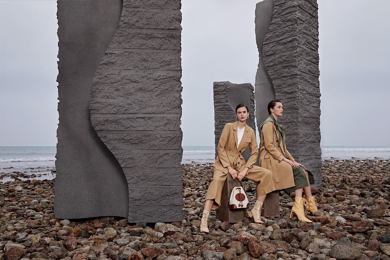 盛装视觉出品：INSUN2020SS机场大片（图ZMjAwMjA1MDEy） - 时尚/艺术摄影 - 站酷设计师盛装视觉原创素材 - 站酷ZCOOL