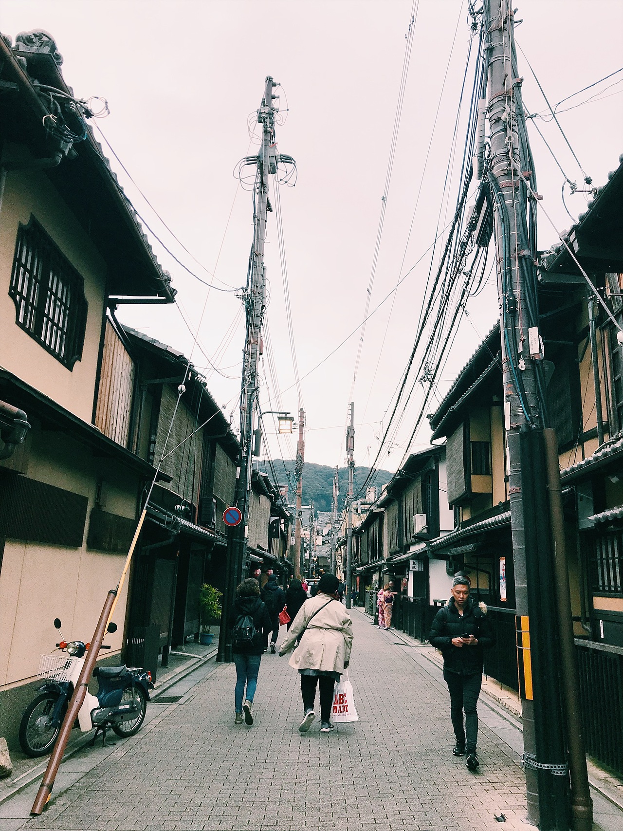 京都•掃街（图ZMTAzMDMzNjE2） - 人文/纪实摄影 - 站酷设计师Onestepcloser原创素材 - 站酷ZCOOL