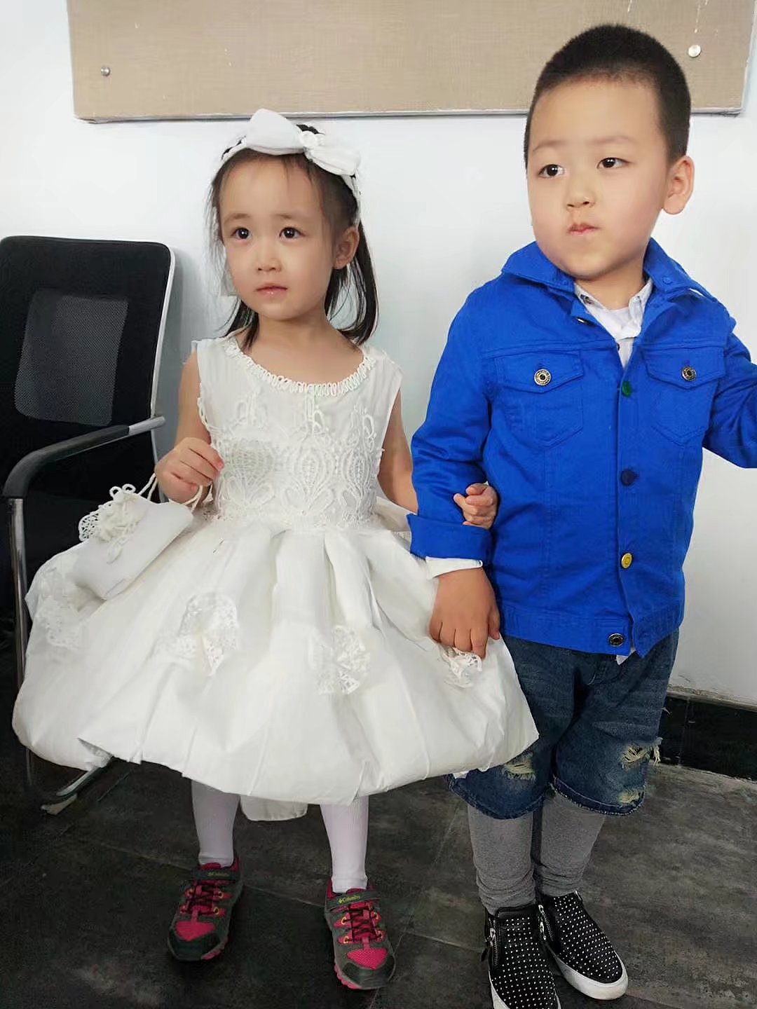 传统纹饰课时做的小裙子,纯手工制作,材质用的卫生纸