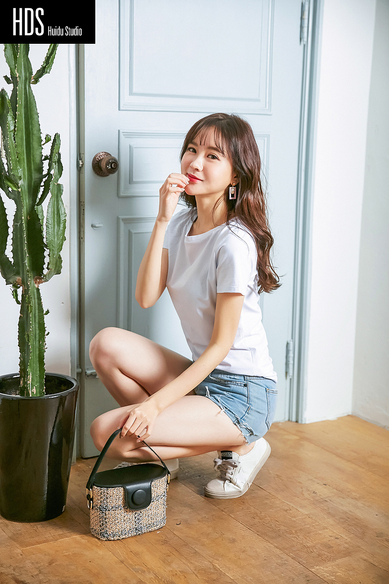 韩国模特韩风女装T恤拍摄