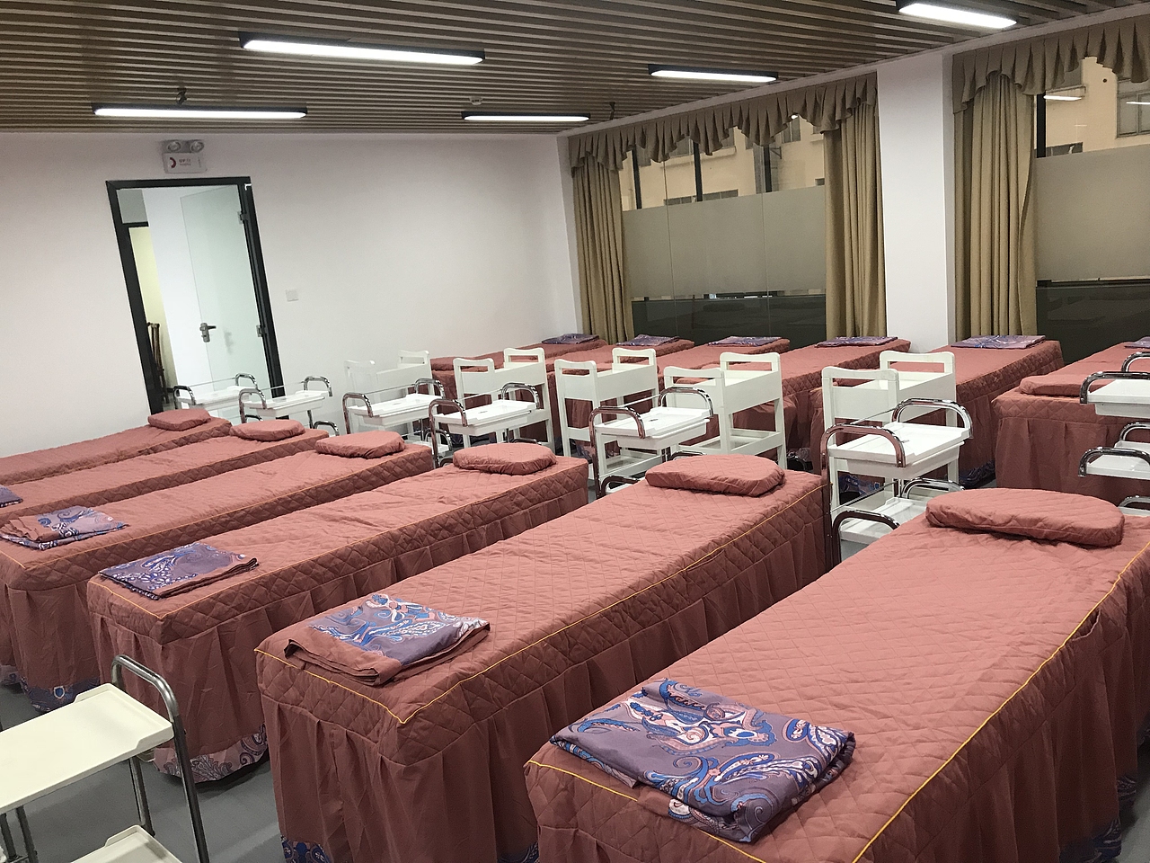 同芙集团-深圳同芙职业技术学院设备