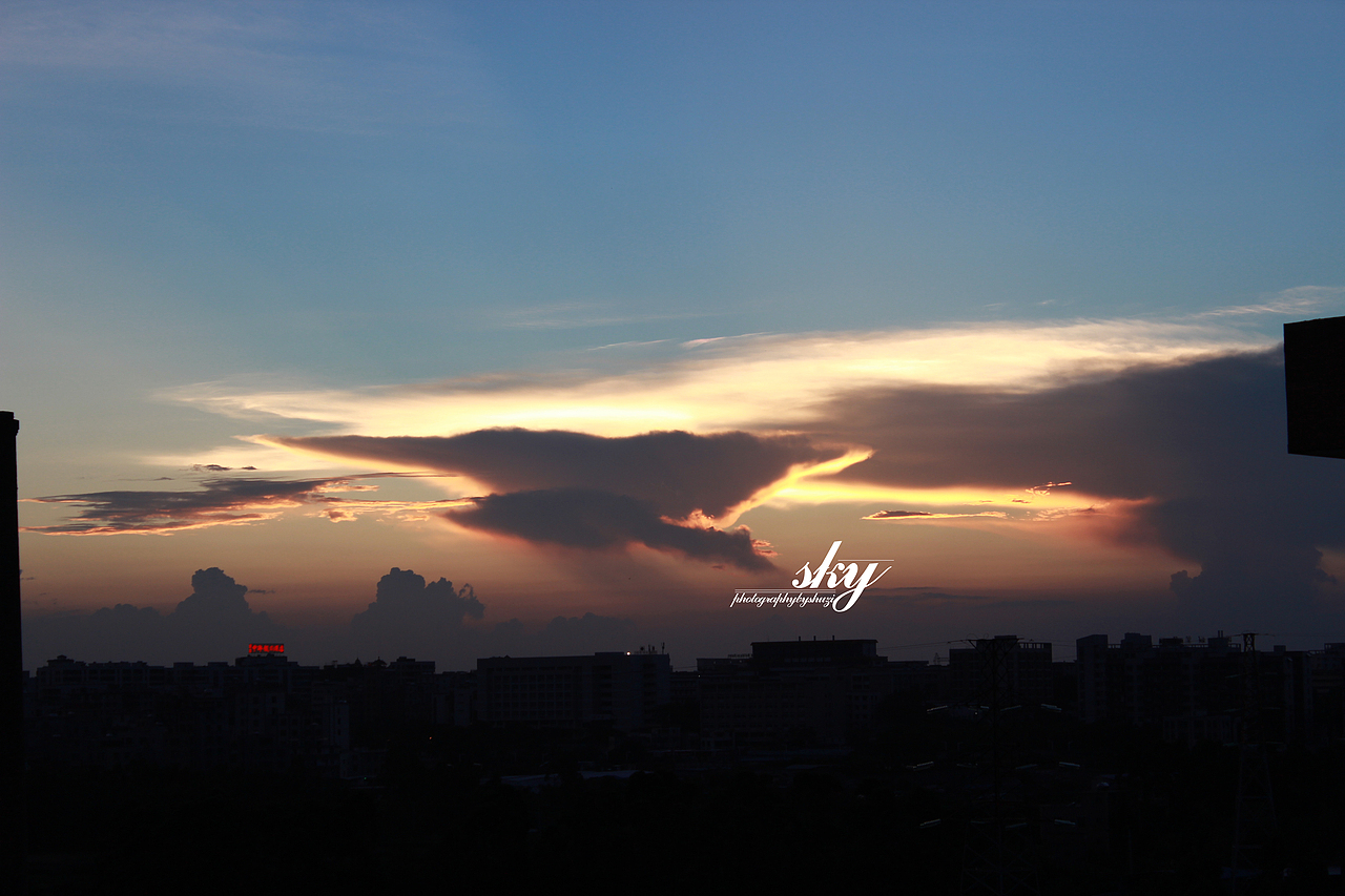 湛师。天空（图ZMTkxMTUxMDQ=） - 风光摄影 - 站酷设计师薯仔薯仔原创素材 - 站酷ZCOOL