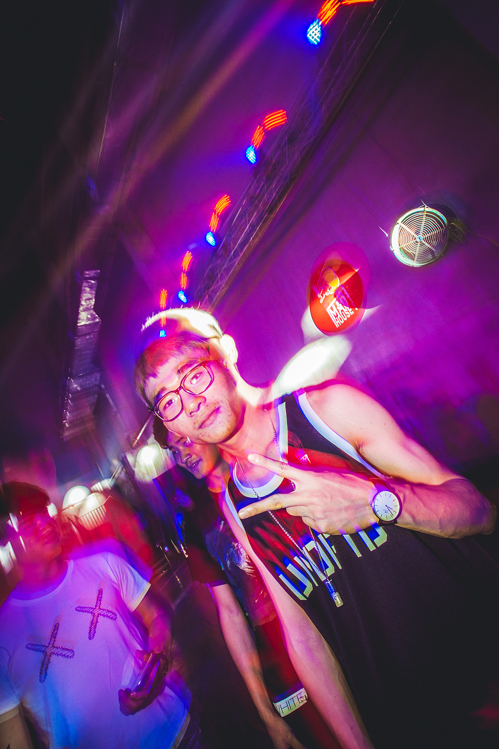 深圳电音party【Red Bull Mad House VOL.2】（图ZNDg3MTEwOTY=） - 人像摄影 - 站酷设计师xubin1123原创素材 - 站酷ZCOOL