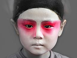 背閣女孩