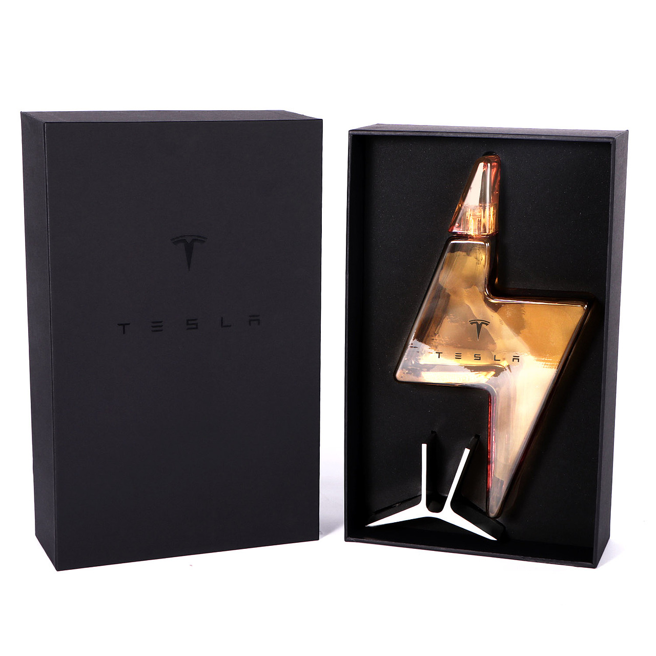 特斯拉酒瓶摄影