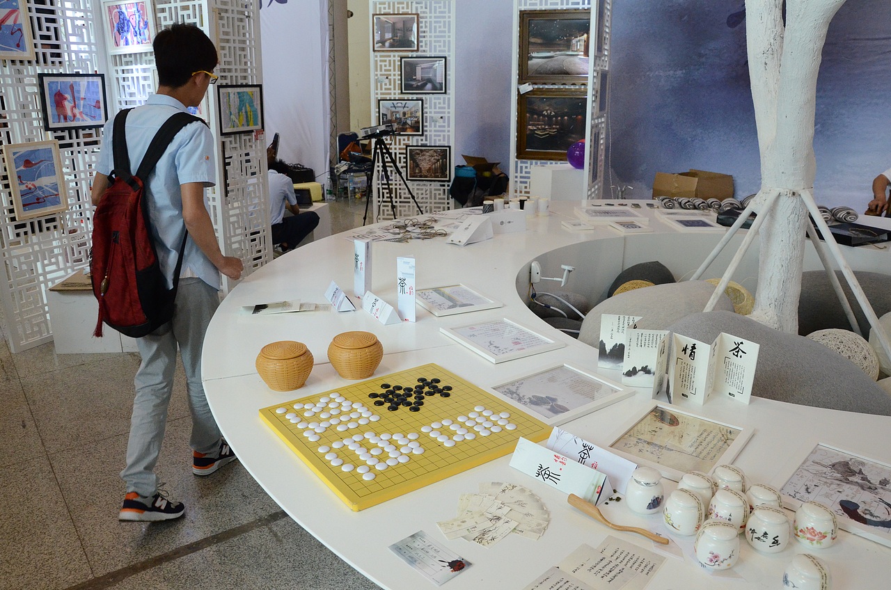 毕业设计展（图ZMjk4MTYyMDA=） - 海报 - 站酷设计师王久笑_Design原创素材 - 站酷ZCOOL