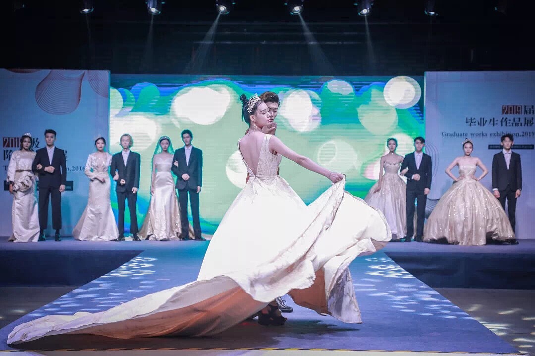 【个人原创成衣礼服设计】