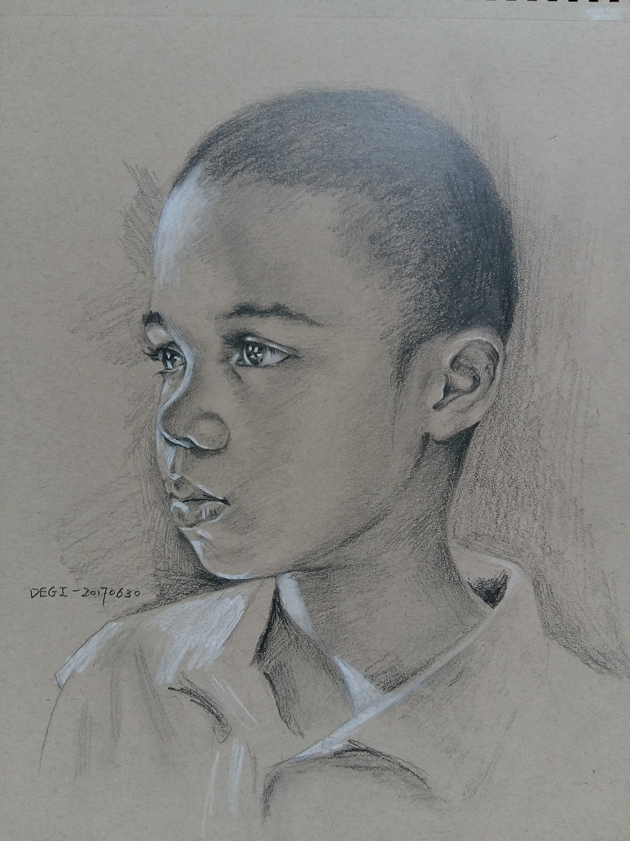 尝试,有色纸上的素描.