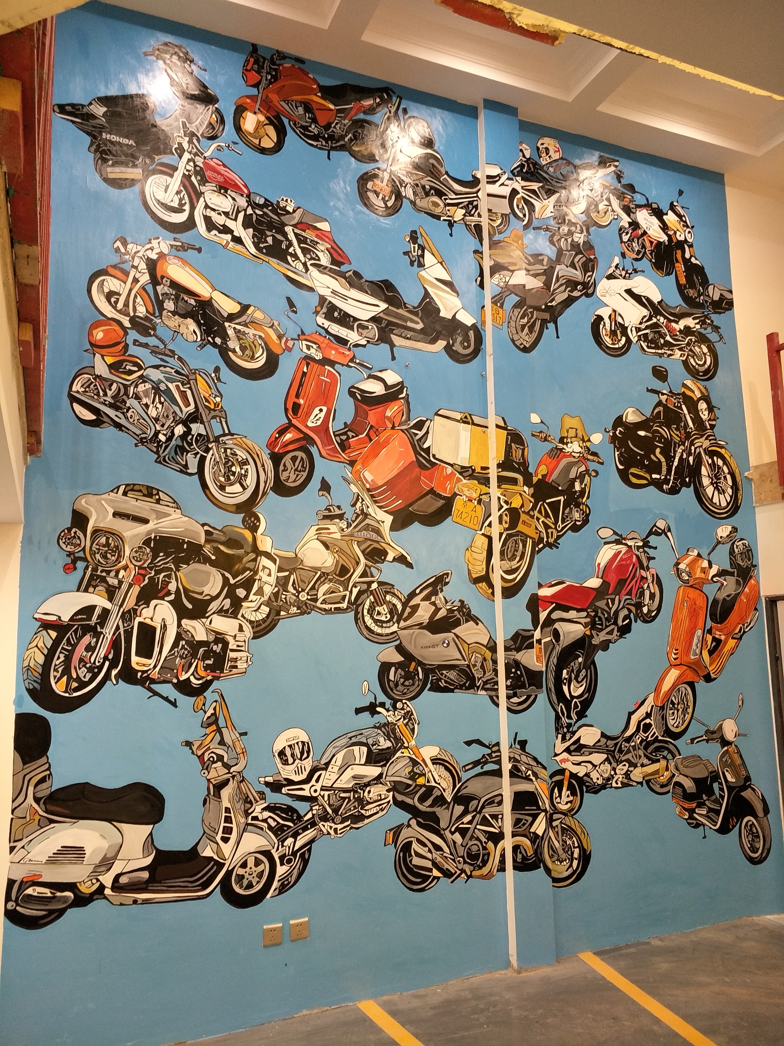 别墅机车手绘墙(3)完成