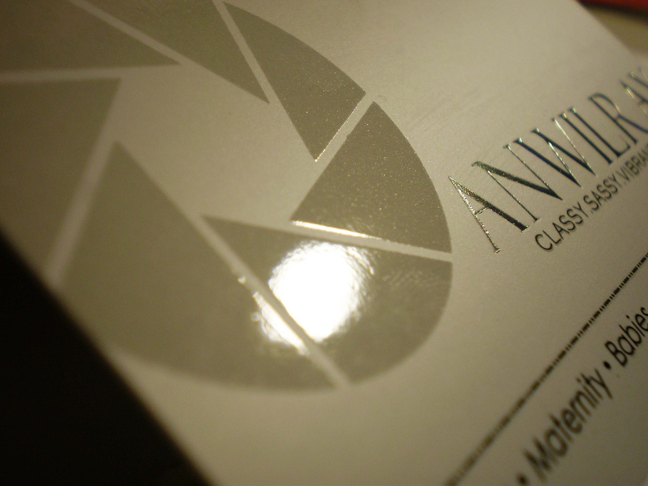 名片设计印刷 后加工艺 uv 模切 烫镭射金 by 万奇包装·设计