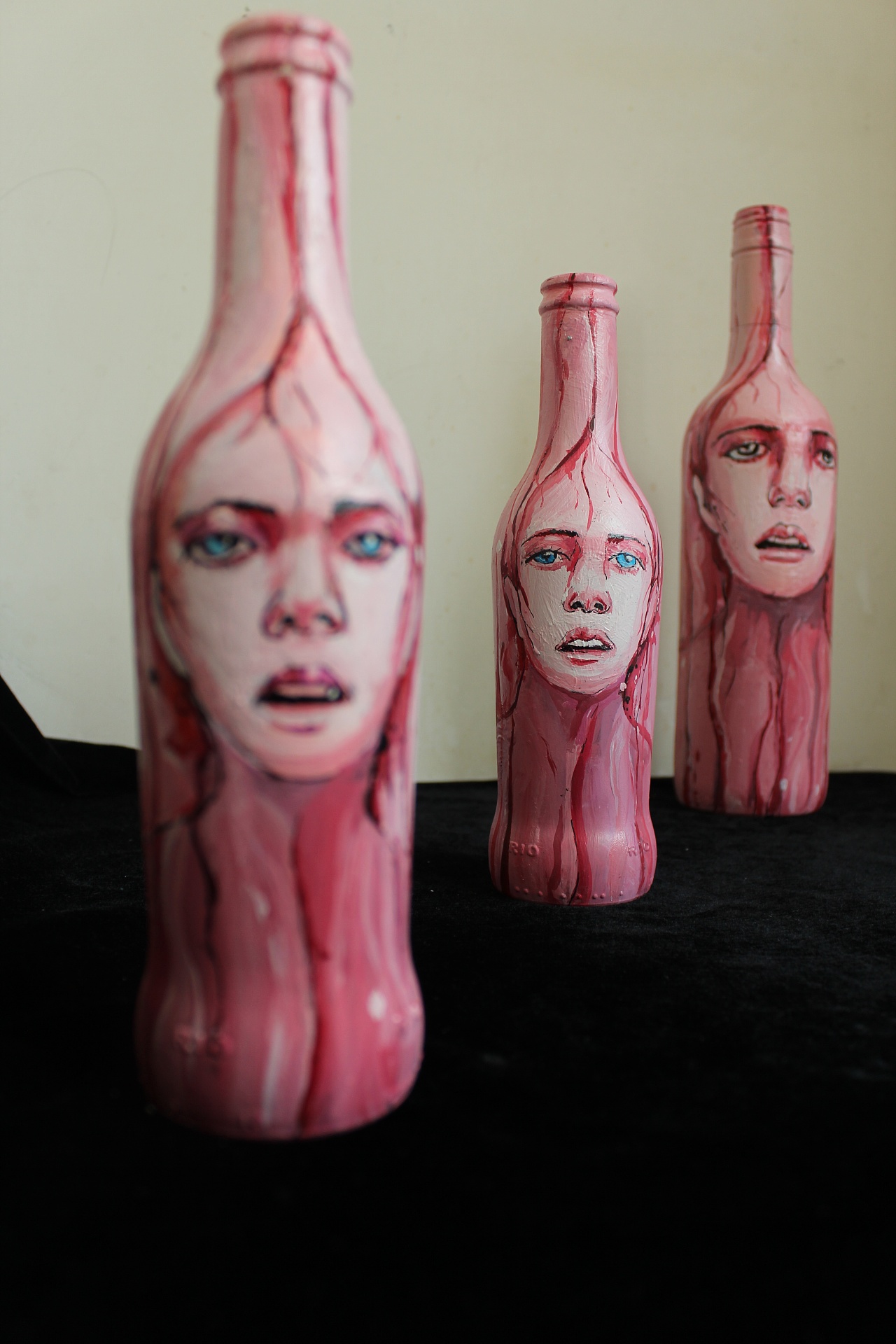 手绘瓶子|插画|艺术插画|戴颗宏逗 - 原创作品 - 站酷 (zcool)