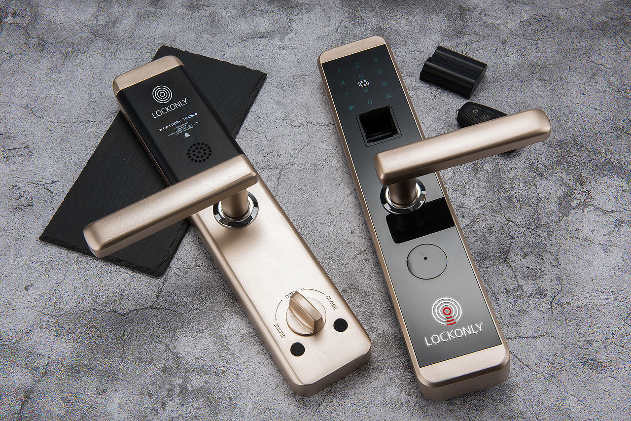 洛可安智能锁品牌形象设计logo设计