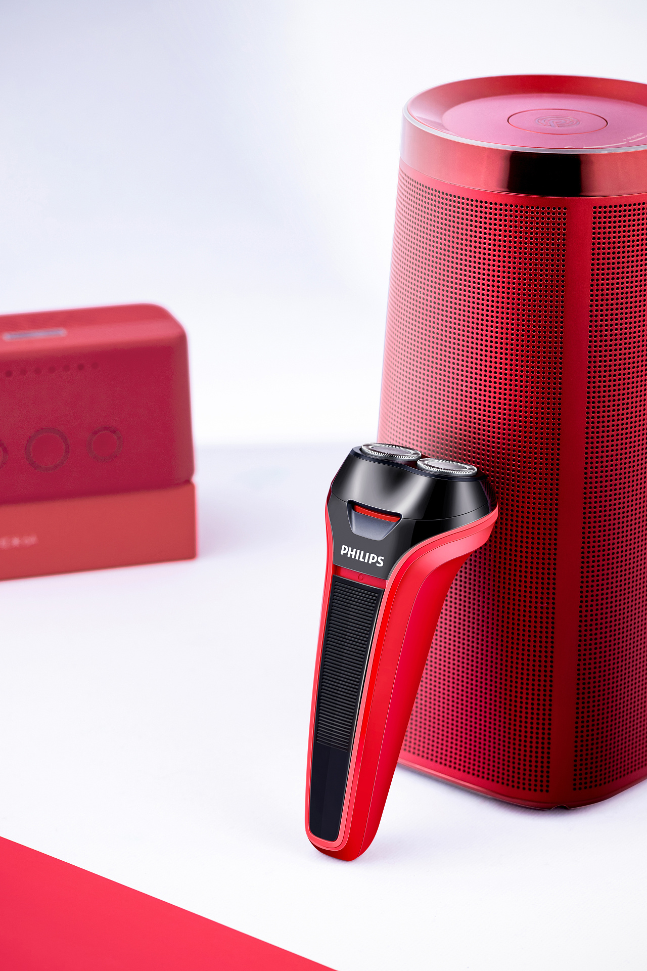 飞利浦红色剃须刀