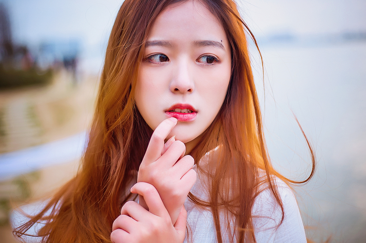 我就在这里 等风也等你