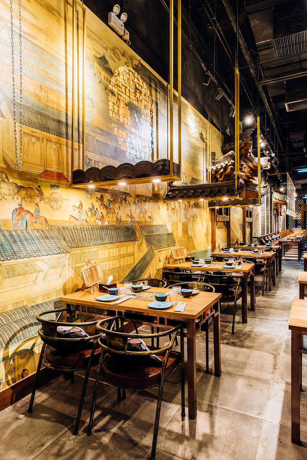 容品牌：局气餐厅设计-VI升级、新店空间升级