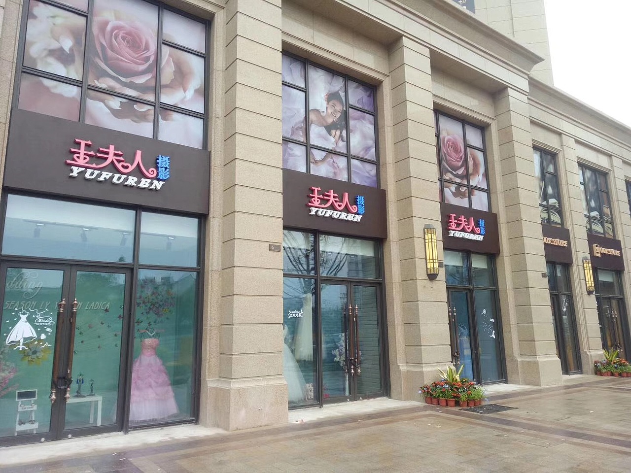 商业街 建筑外观 景深 小区美化 橱窗 3D效果图（图ZMTM2NDg4NDU2） - 建筑/空间 - 站酷设计师3D设计联系我原创素材 - 站酷ZCOOL