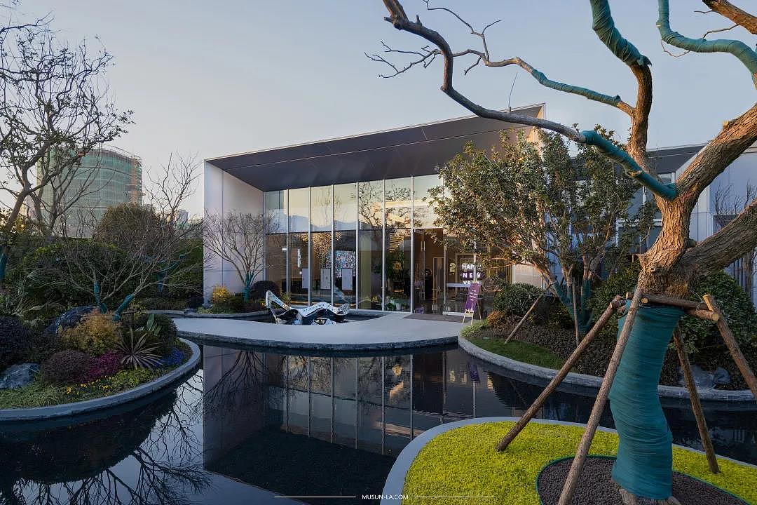 春晖融溪谷,花影落斜栏——荣安·春熙上和湾