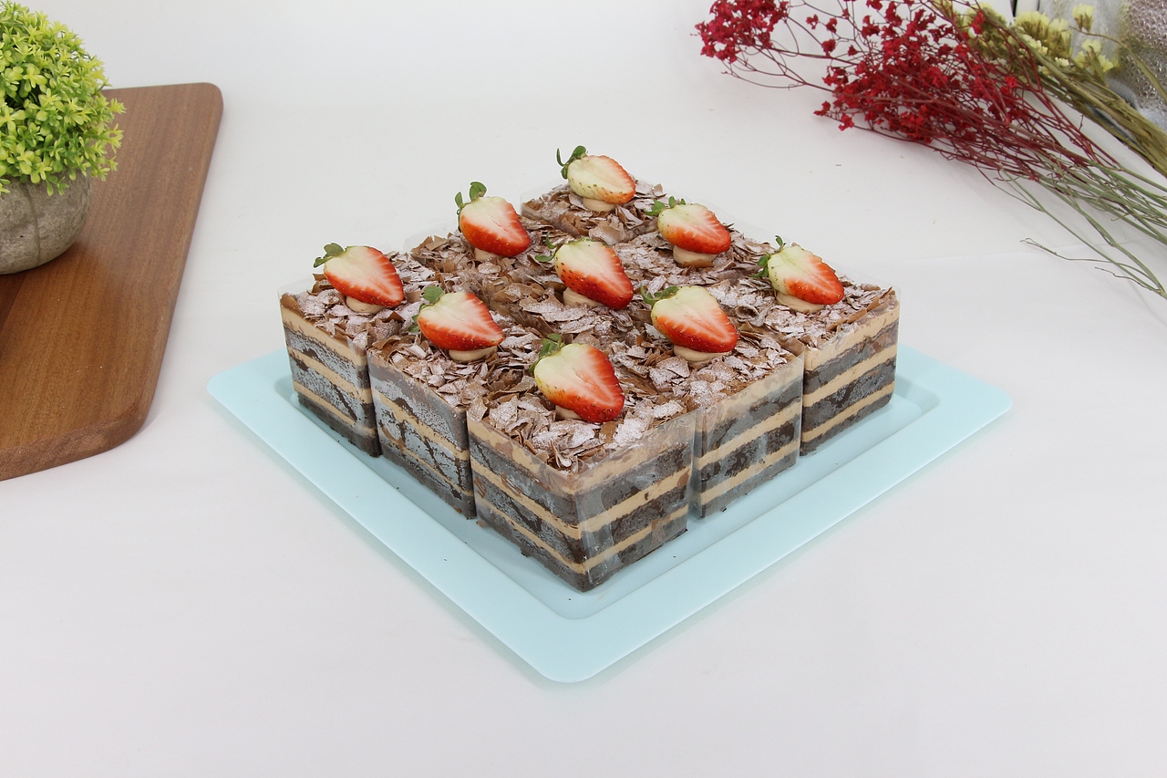 生日蛋糕-草莓森林圆舞曲（图ZNzcyODM4MTY=） - 产品摄影 - 站酷设计师我是kk原创素材 - 站酷ZCOOL