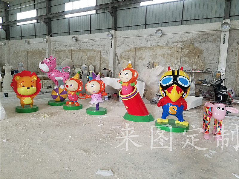 创意玻璃钢幼儿园猴子动物卡通喜庆活动展览雕塑摆件