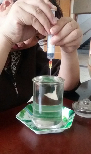 课堂小实验液体水凸液面的实验设计义乌市大陈镇中王大可淘简单易行