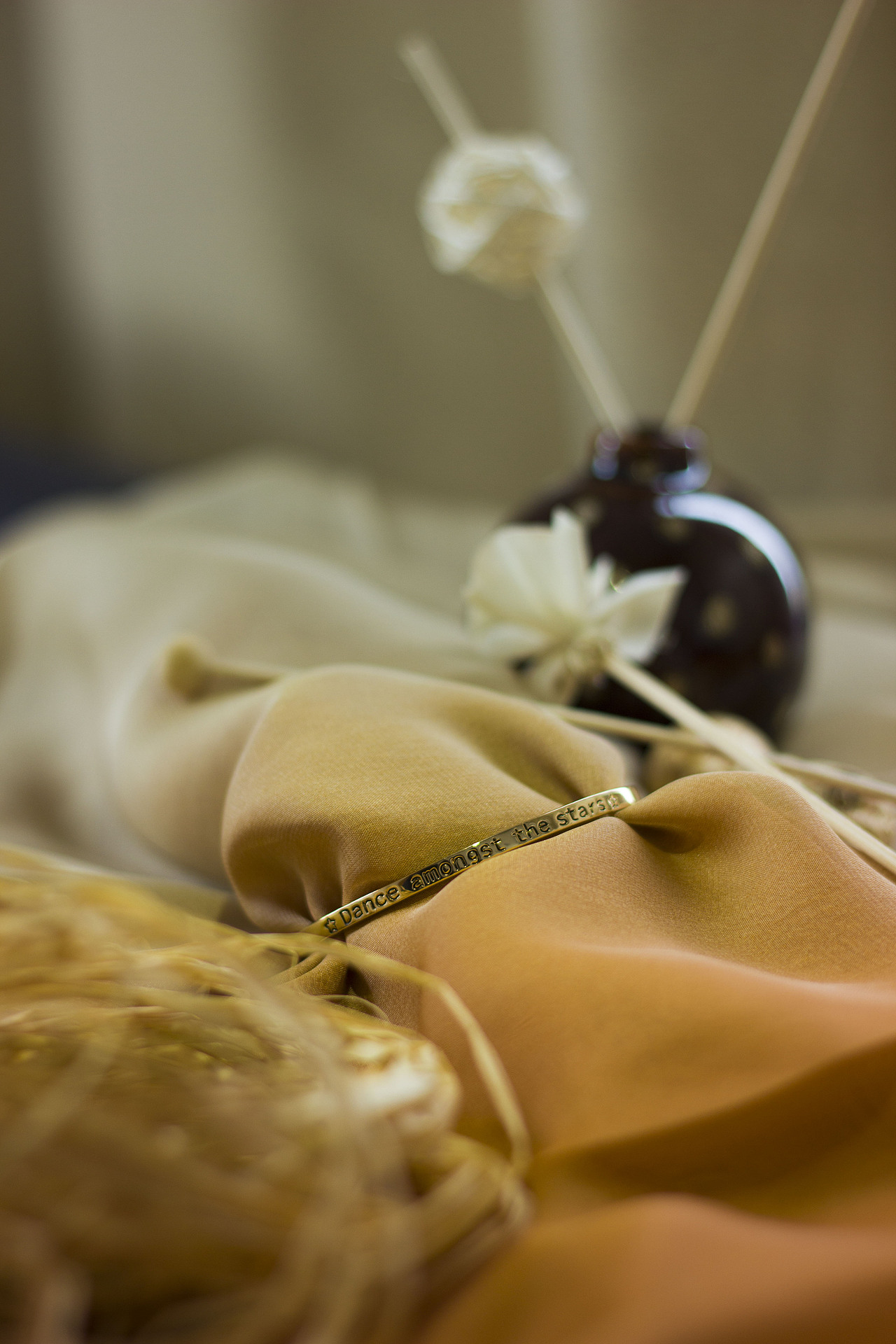 手饰（图ZMzk4NDE1MzI=） - 产品摄影 - 站酷设计师aokisym原创素材 - 站酷ZCOOL