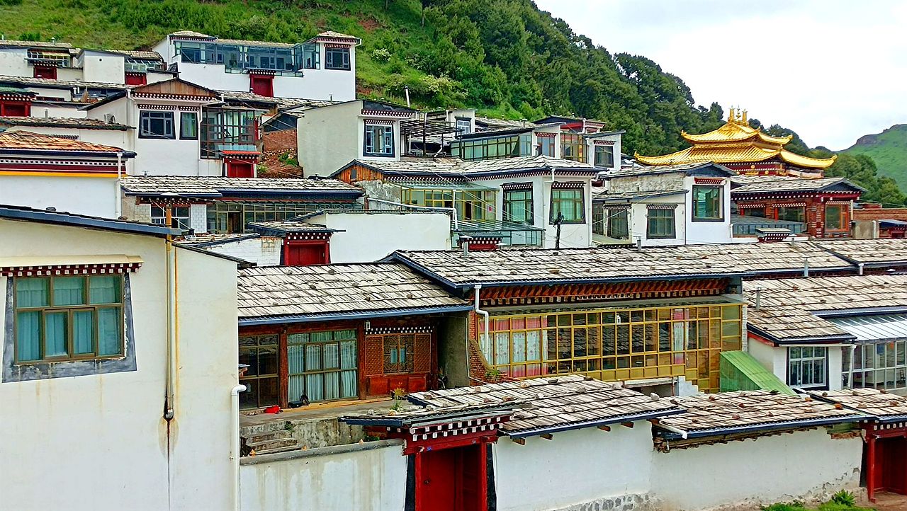 郎木寺，一寺两省三教