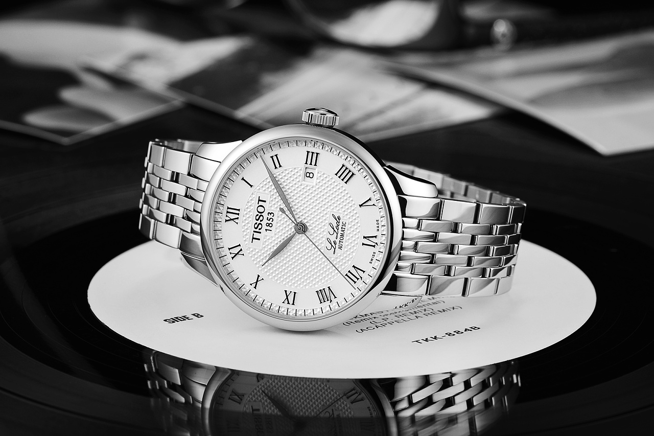 烂大街的天梭力洛克白盘