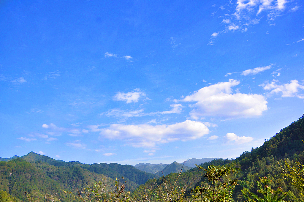 故乡小镇的蓝天（图ZMjE1MTk3OTY=） - 风光摄影 - 站酷设计师爱摄影的少年斌帅原创素材 - 站酷ZCOOL