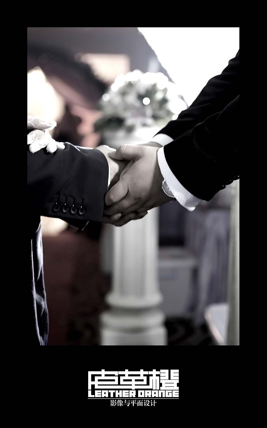 发现瞬间的感动,轻轻记录下您的婚礼的每一个细节——皮革橙影像与平面设计。