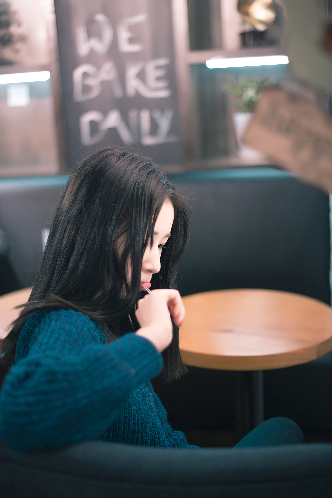 等一个人的咖啡（图ZNDE2NTYwMjQ=） - 人像摄影 - 站酷设计师Nebel原创素材 - 站酷ZCOOL