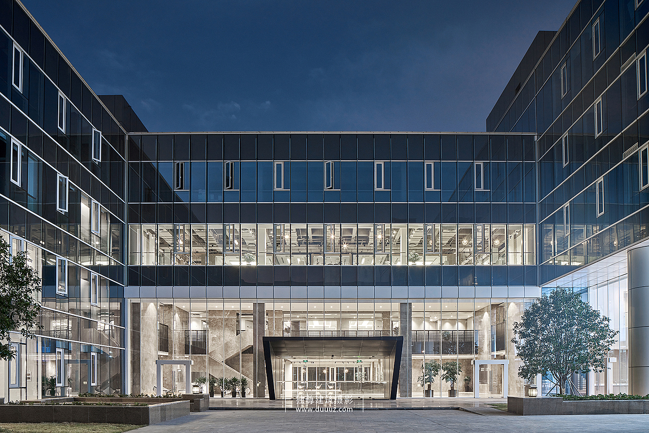 独尊建筑摄影 : 越行,越趣 | 苏州前途汽车办公楼