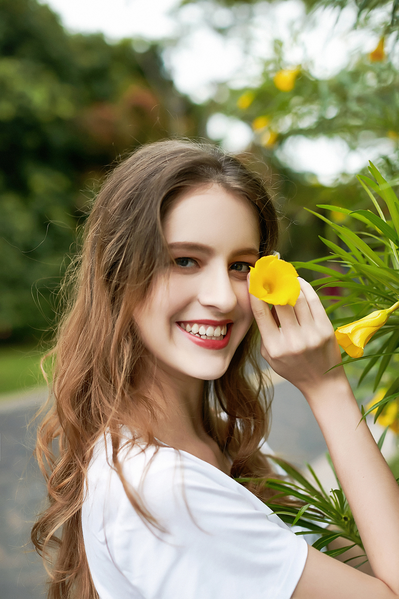 靓丽外模外景服装拍摄