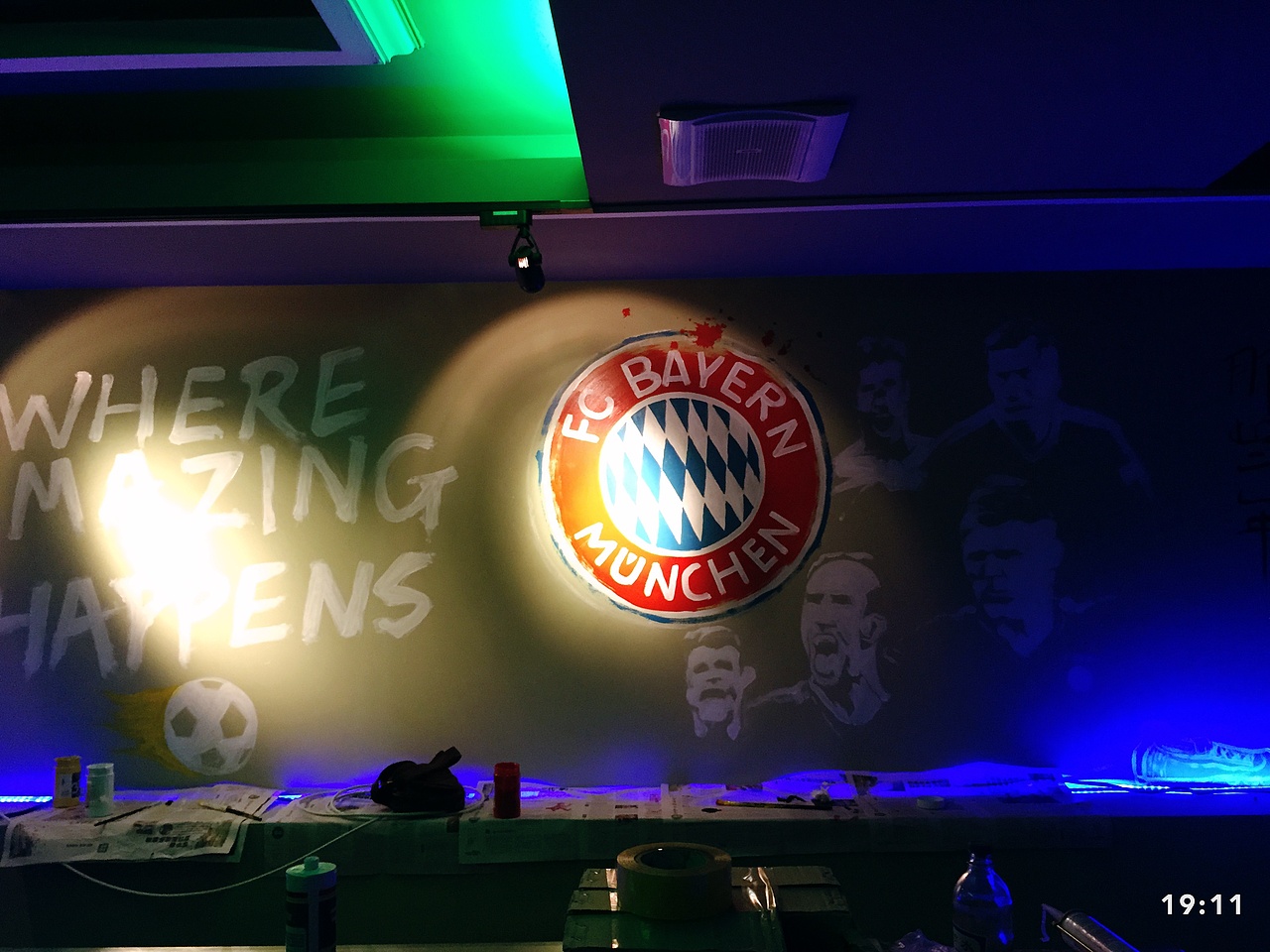 萬能青年2016（墻繪）-（主球主題酒吧）（圖ZNDU4NjQyNzY=） - 繪畫 - 站酷設(shè)計師339591623原創(chuàng)素材 - 站酷ZCOOL