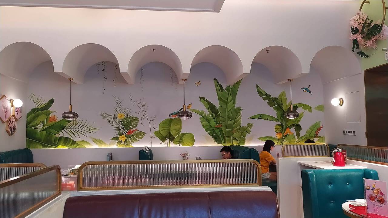 ,早晚也的按商业广场的规矩出入,人客还未满座是还可以继续画