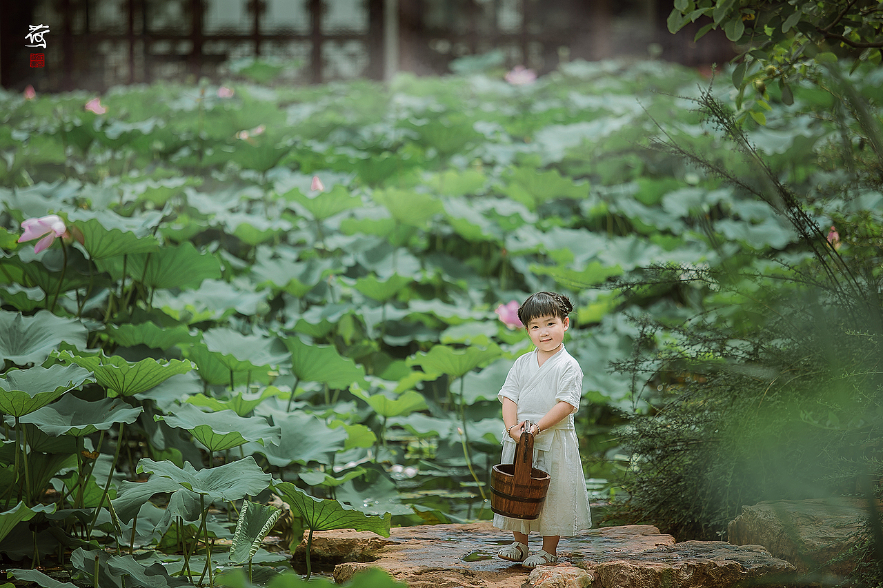 夏-雨荷（图ZMTQxNTkxMTIw） - 人像摄影 - 站酷设计师摄影师鬼微原创素材 - 站酷ZCOOL