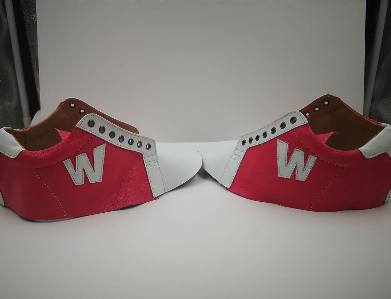 手工制作小白鞋（图ZMTczNjIxNDky） - 工艺品设计 - 站酷设计师在路上的刘先生原创素材 - 站酷ZCOOL