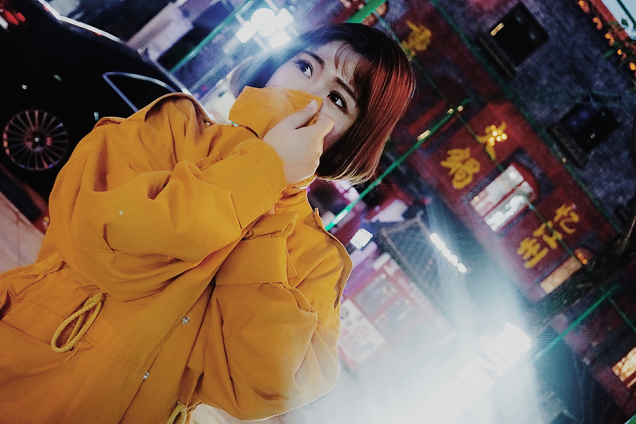 车水马龙的街,没有你的身影