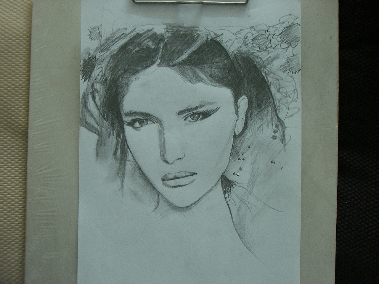 美女一枚我也不知她是谁╮╯╰╭