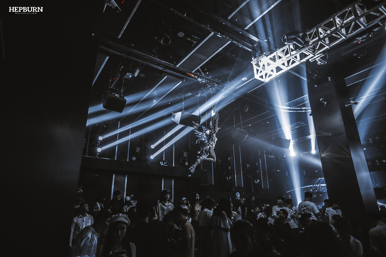 夜店摄影 · 毕夏大叔 | 2019 HEPBURN · Shenzhen（图ZMTYyMDA5MTg0） - 人像摄影 - 站酷设计师毕夏大叔原创素材 - 站酷ZCOOL