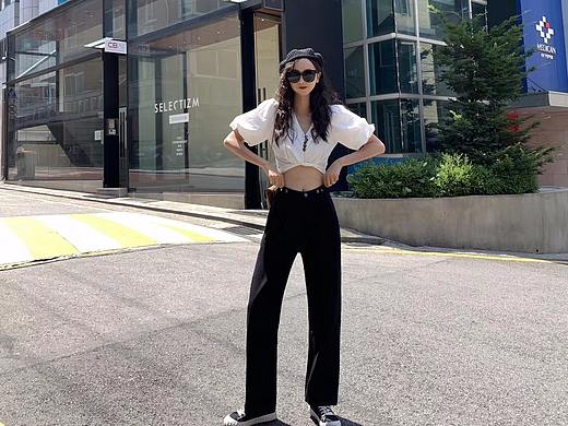 模特段段修身牛仔裤 阔腿裤 破洞裤 广东裤子摄影