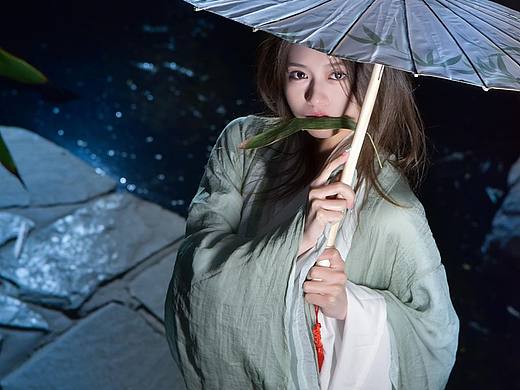 苦学摄影多年，只为求得今日一鸣惊人，诸位 献丑了