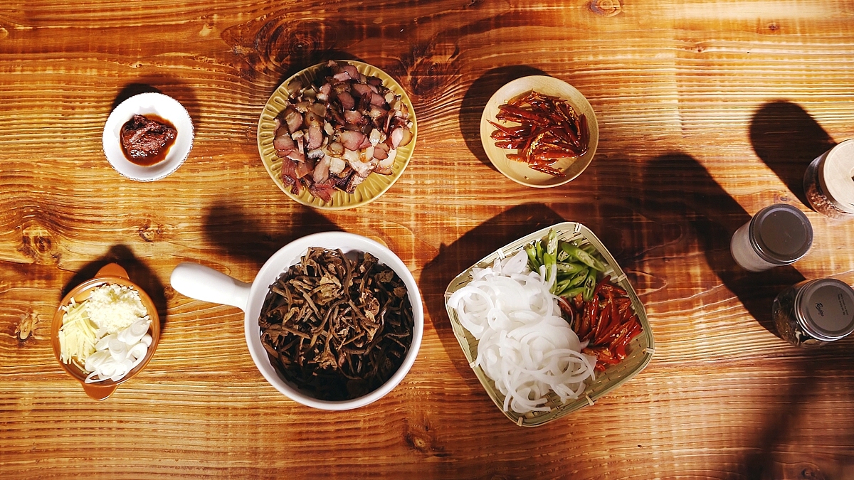 干锅腊肉茶树菇 | 味蕾时光（图ZOTU1NzgxMDg=） - 短片 - 站酷设计师小蓝叔原创素材 - 站酷ZCOOL