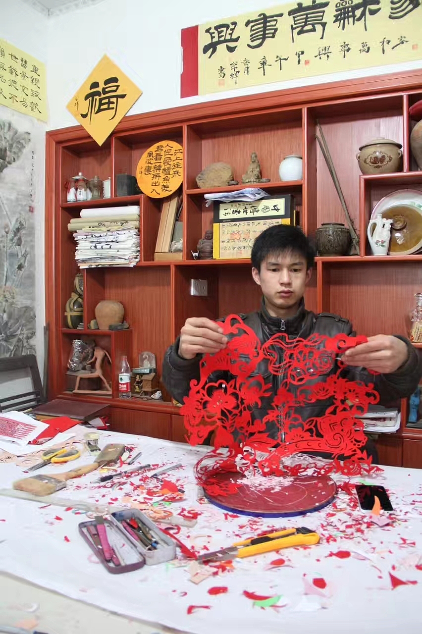本人的作品：《安徽李辉-聋人画家》（图ZMjE4NTQ4NzM2） - 人文/纪实摄影 - 站酷设计师安徽李辉聋人画家原创素材 - 站酷ZCOOL